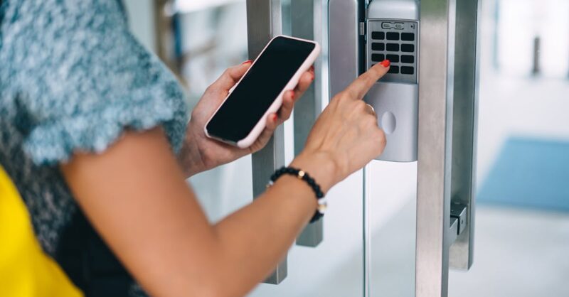 The Top Apartment Building Security System Features for 2025