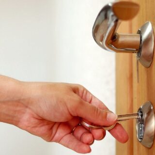 Local Locksmiths-Your Trusted Neighborhood Security Experts
