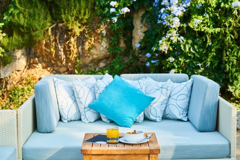 cozy garden furniture