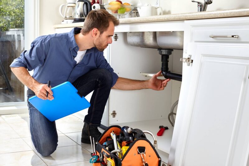 Unclogging Drains by Professional Plumbers